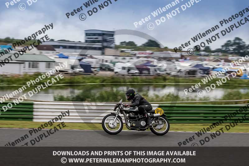 Vintage motorcycle club;eventdigitalimages;mallory park;mallory park trackday photographs;no limits trackdays;peter wileman photography;trackday digital images;trackday photos;vmcc festival 1000 bikes photographs